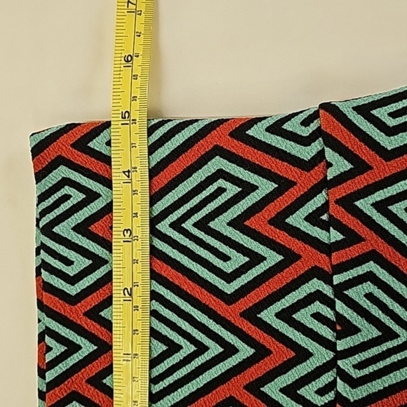 LuLaRoe Azure skirt in a geometric print.  Size M. Turquoise black poppy red - Picture 7 of 8